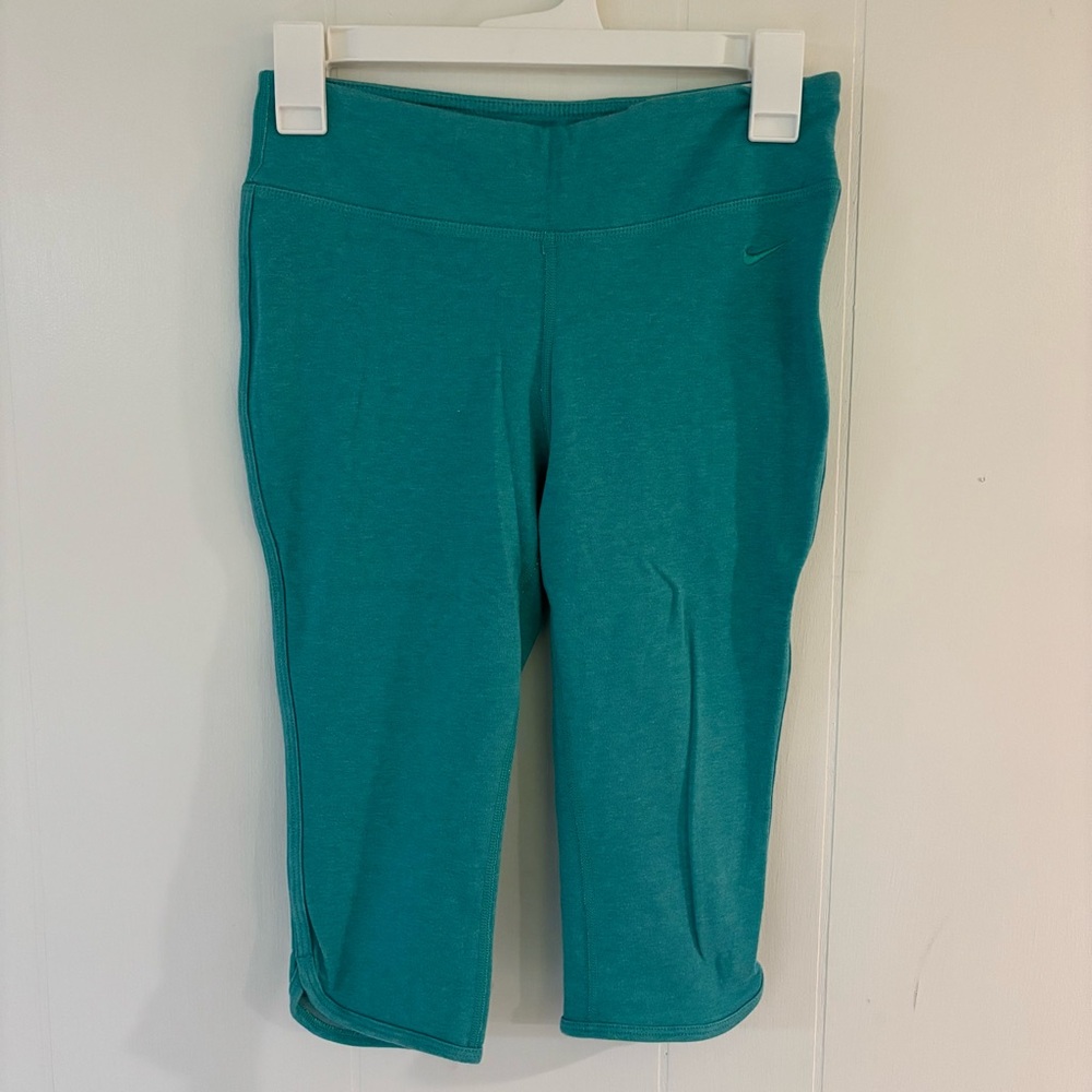 Nike Dri-FIT Teal Cropped Leggings